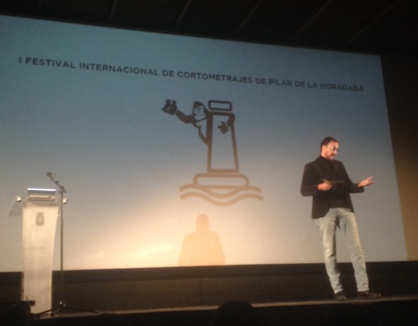 Diego Arjona, presentando la gala de clausura de Cortopilar