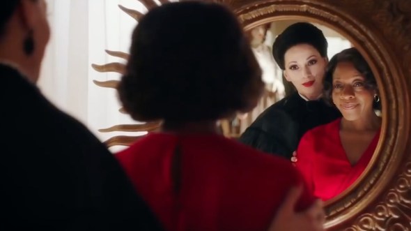 Una imagen de In Fabric, dirigida por Peter Strickland