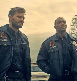 Póster de Synchronic, dirigida por Aaron Moorhead y Justin Benson