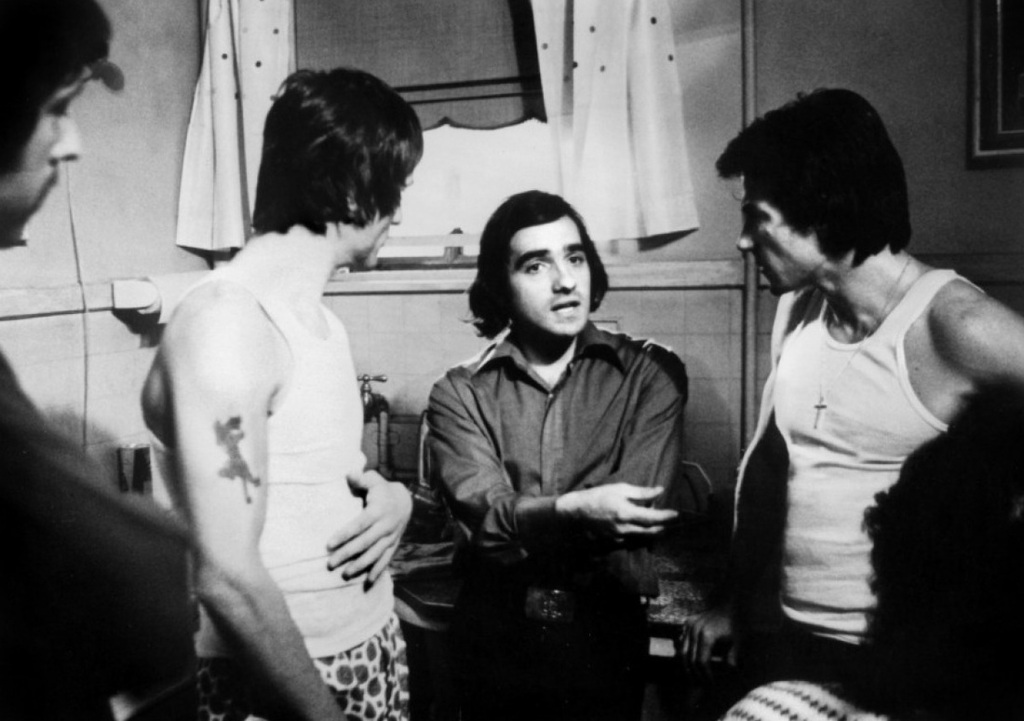 Martin Scorsese dando instrucciones a Robert De Niro y Harvey Keitel en Malas calles