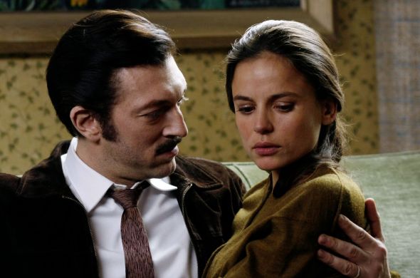 Vincent Cassel y Elena Anaya en Mesrine