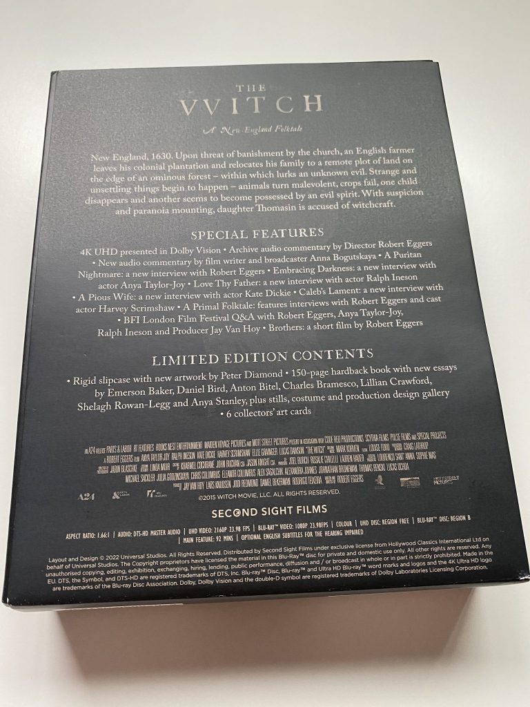 Contraportada con hoja pack UHD The Witch