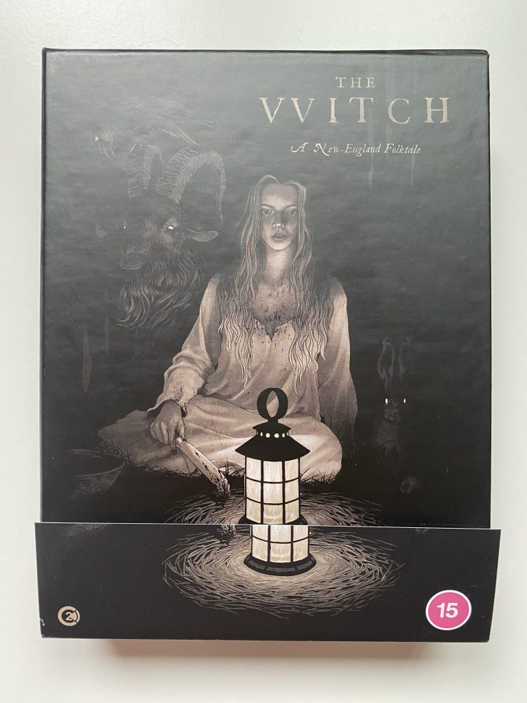 Portada con hoja pack UHD The Witch