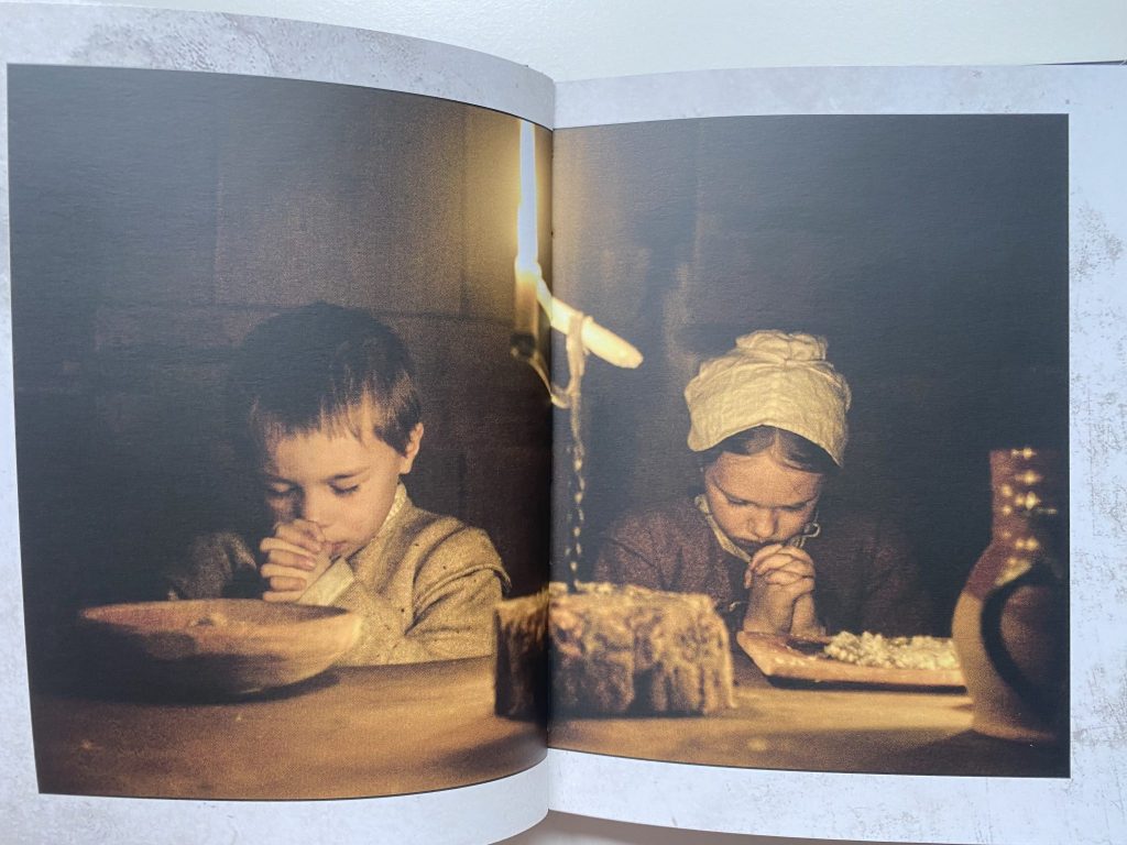 Páginas interiores 3 libro UHD The Witch