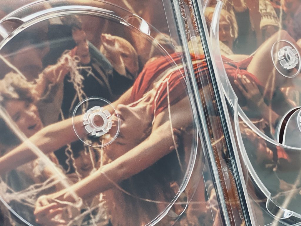 Babylon UHD steelbook abierto detalle