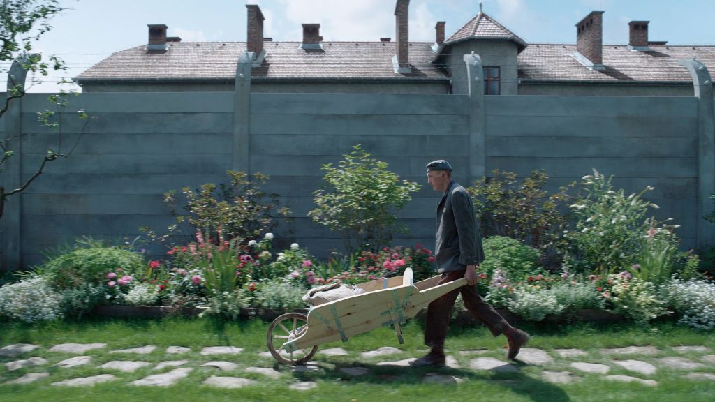 Un obrero en La zona de interés