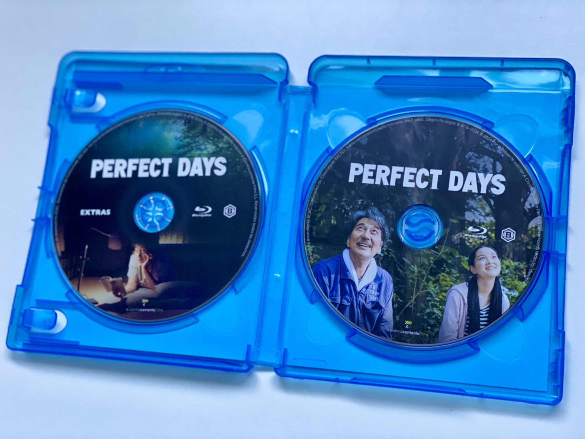 Perfect Days Blu-ray interior amaray