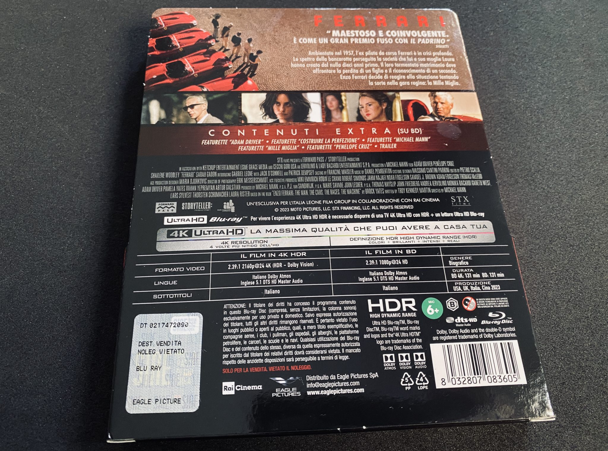 Ferrari steelbook 4K con J-card contraportada