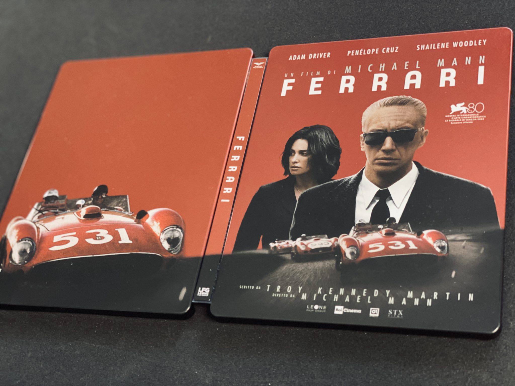 Ferrari steelbook 4K desplegado
