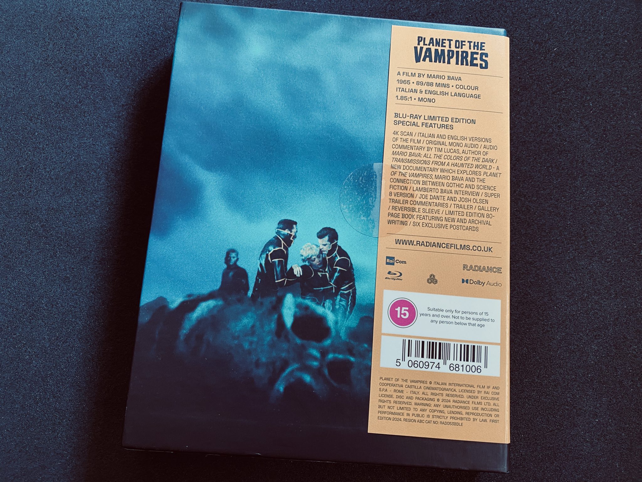 Planet of the Vampires Blu-ray box contra con obi