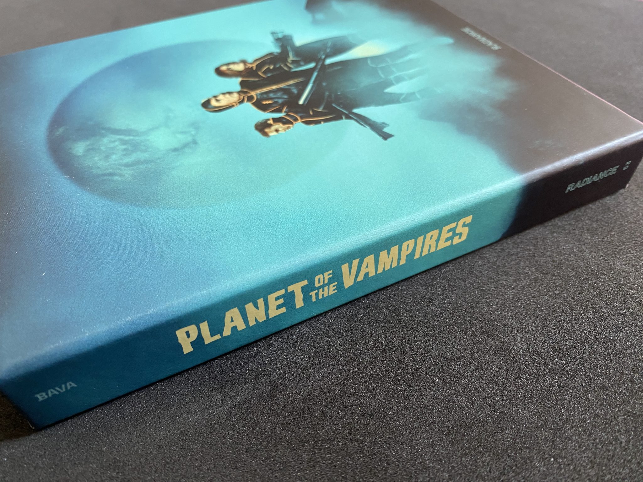 Planet of the Vampires Blu-ray box lateral