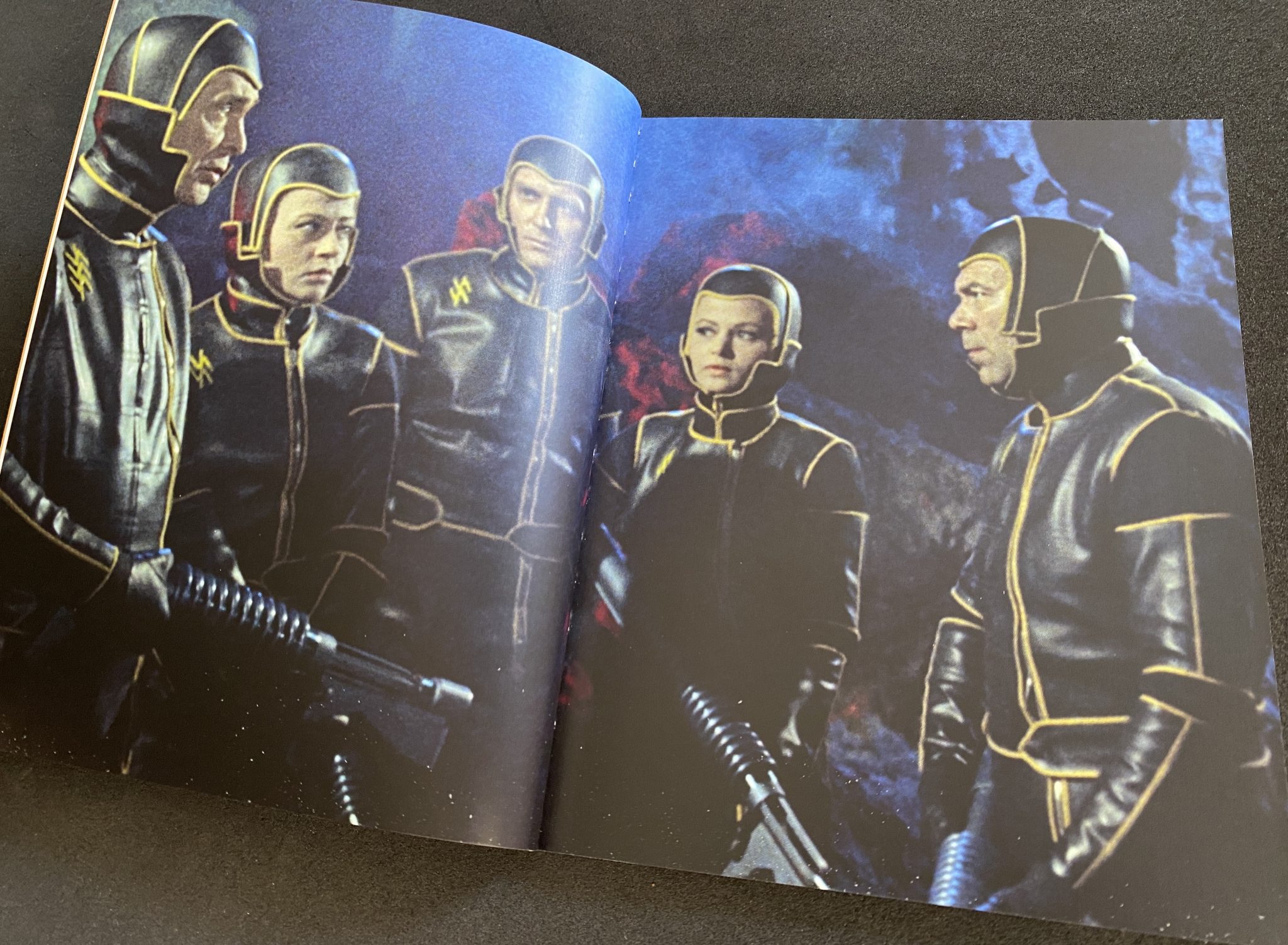 Planet of the Vampires Blu-ray interior libro