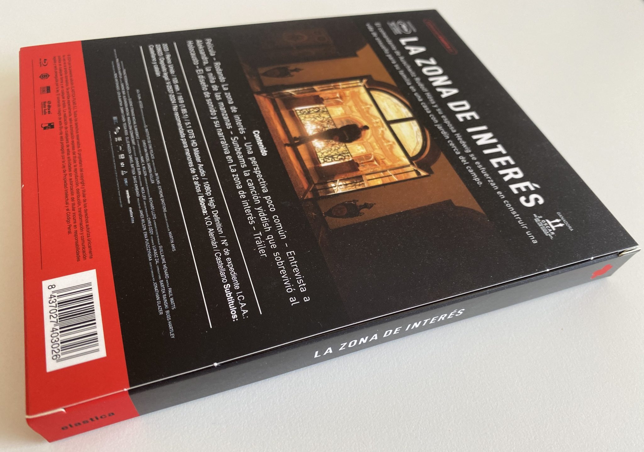 La zona de interés Blu-ray contraportada y lomo