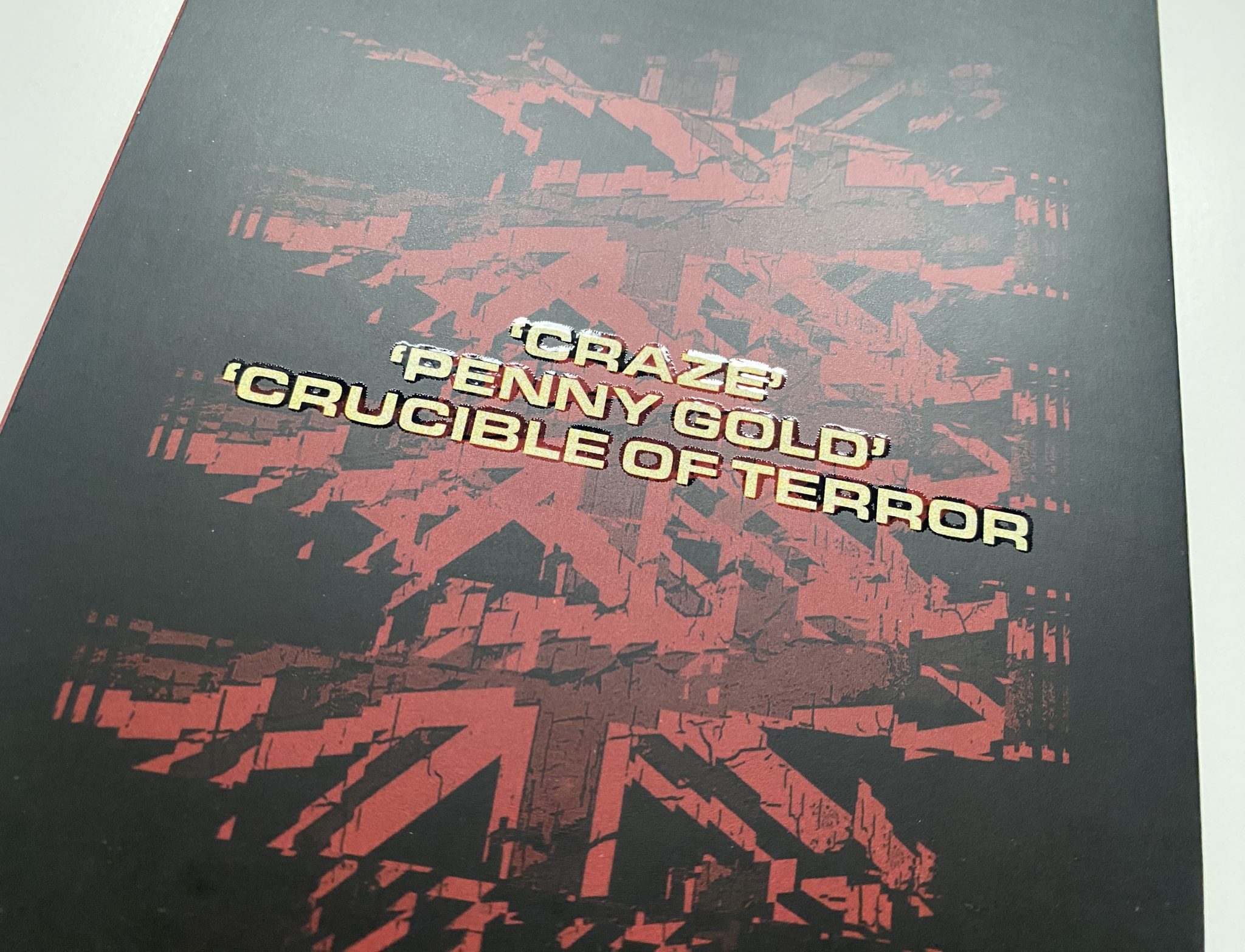 Cruel Britannia Blu-ray detalle contraportada funda