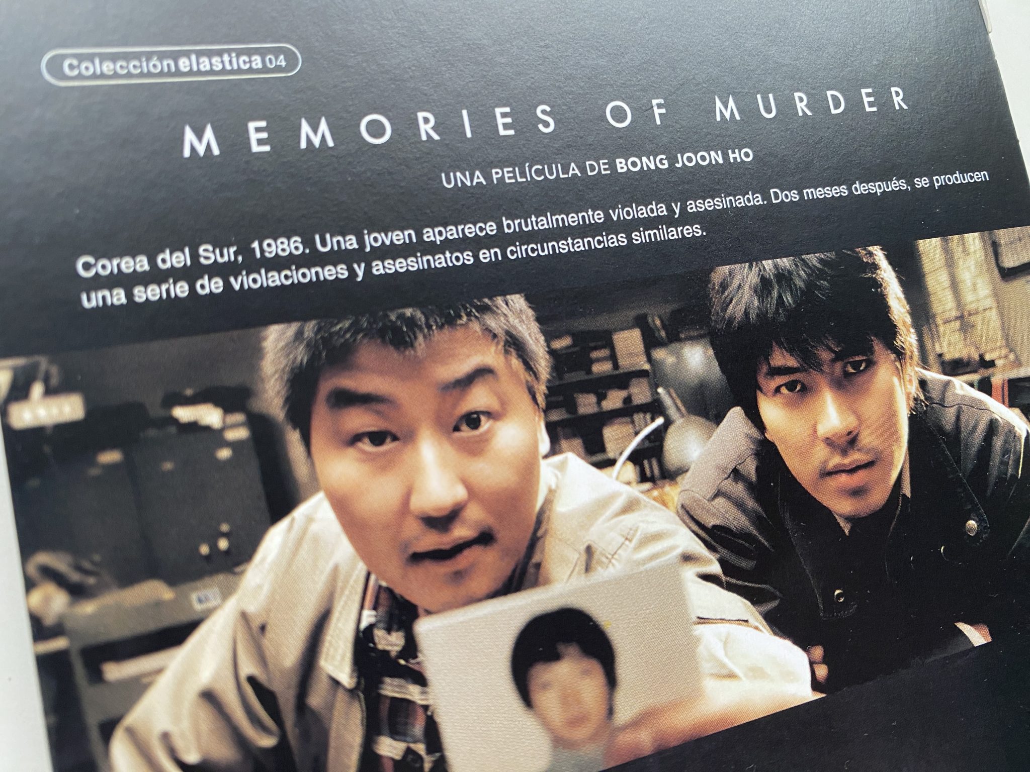 Memories of Murder Blu-ray Elastica detalle alto contraportada