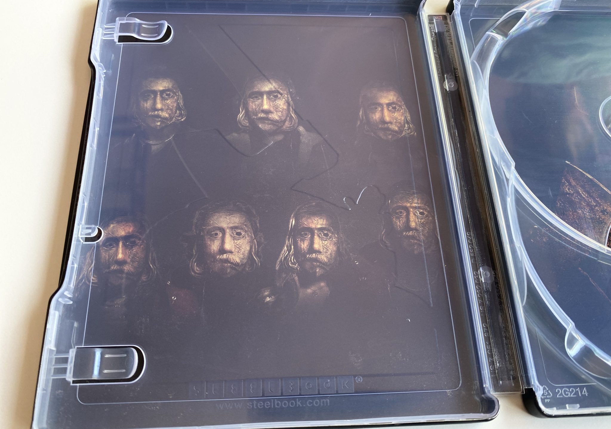 Black Friday Blu-ray steelbook detalle interior caras