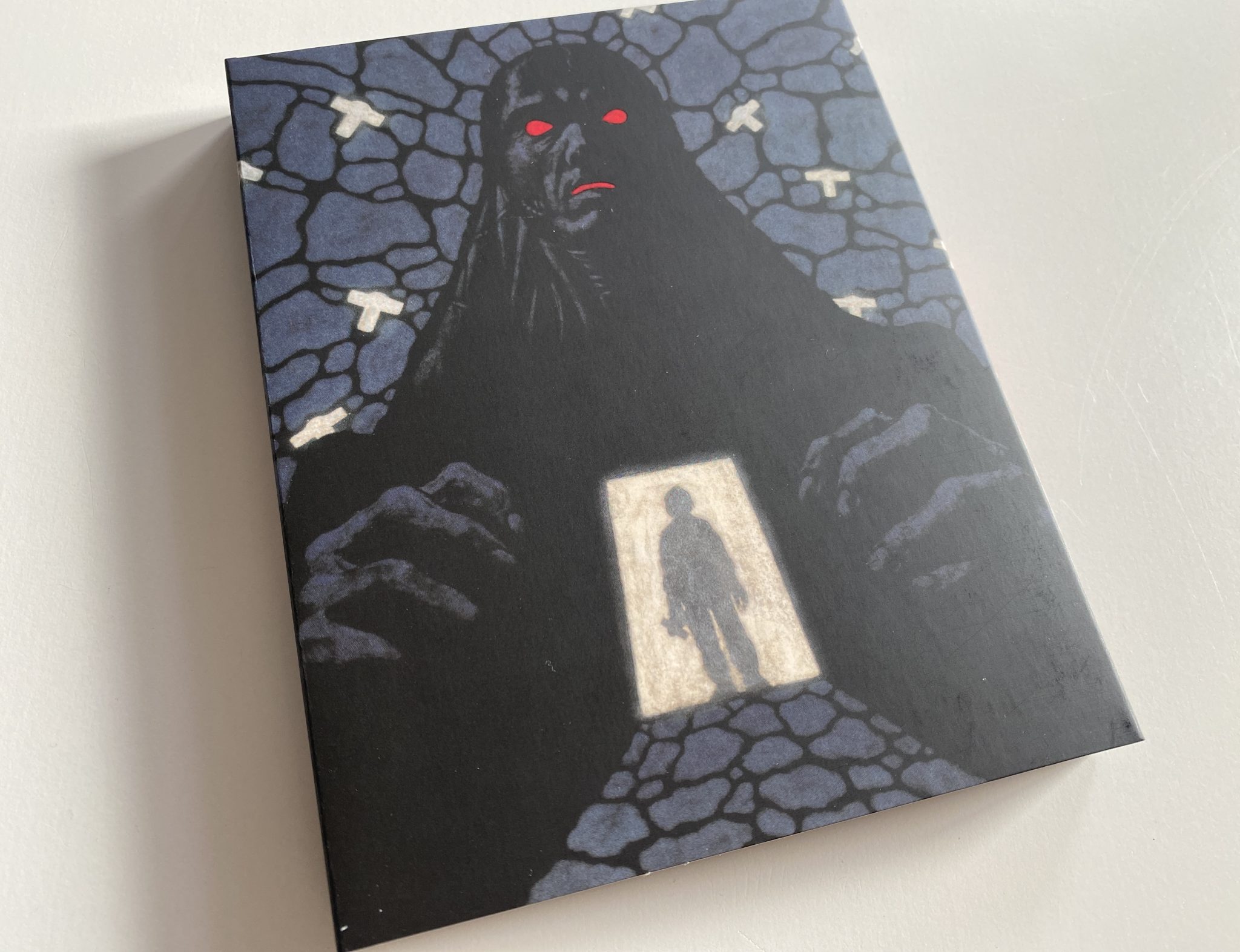 The Keep 4k portada slipcover interior