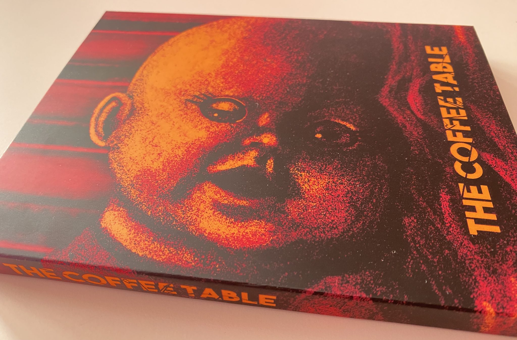 La mesita del comedor Blu-ray lateral slipcover