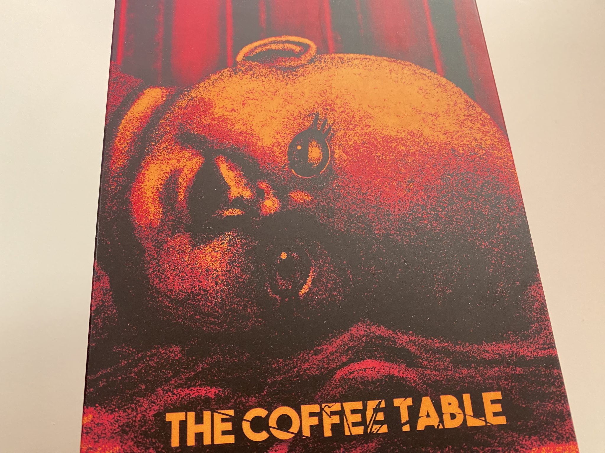 La mesita del comedor Blu-ray vista alternativa portada slipcover