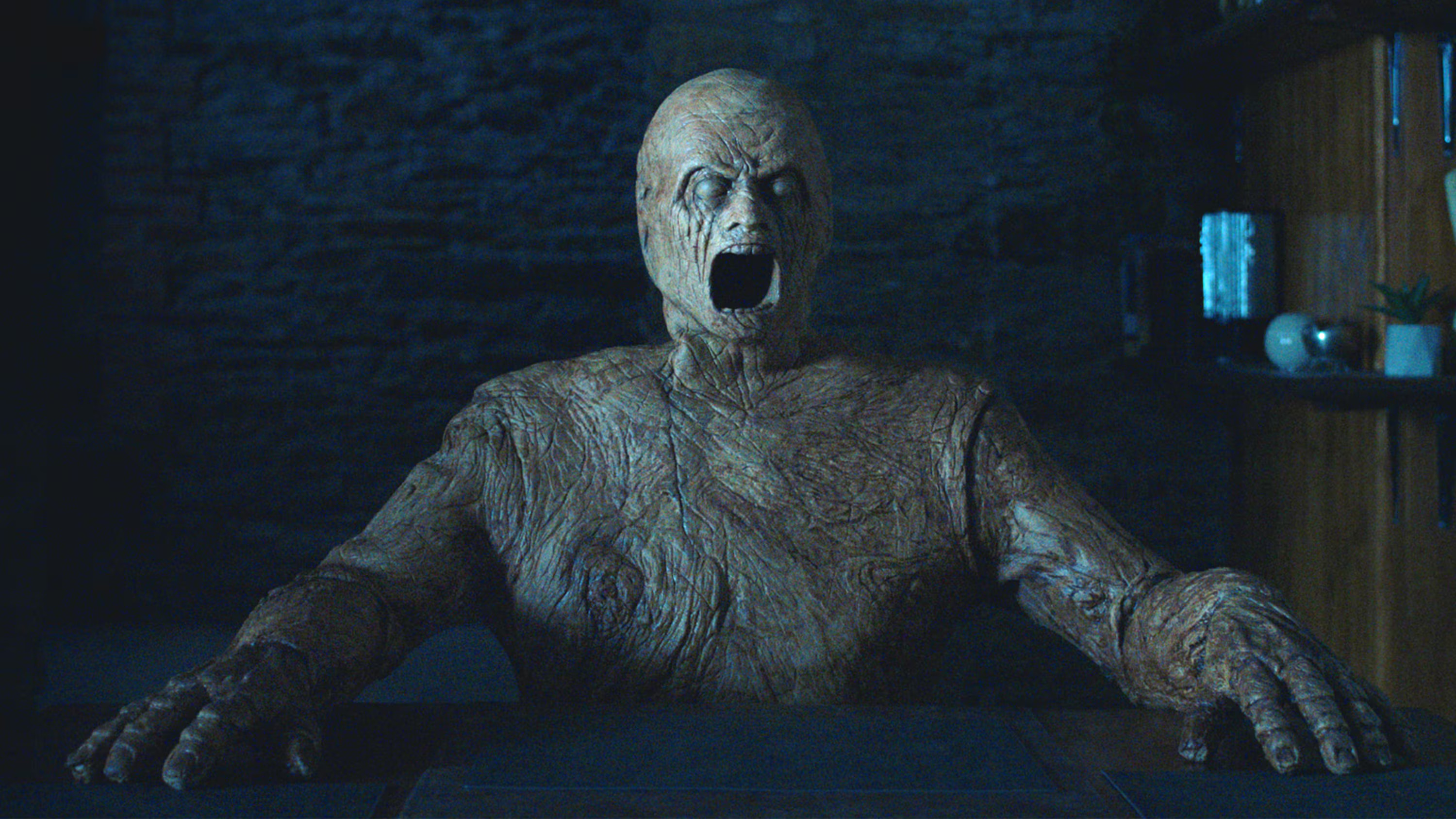 Una imagen de Oddity, dirigida por Damian McCarthy