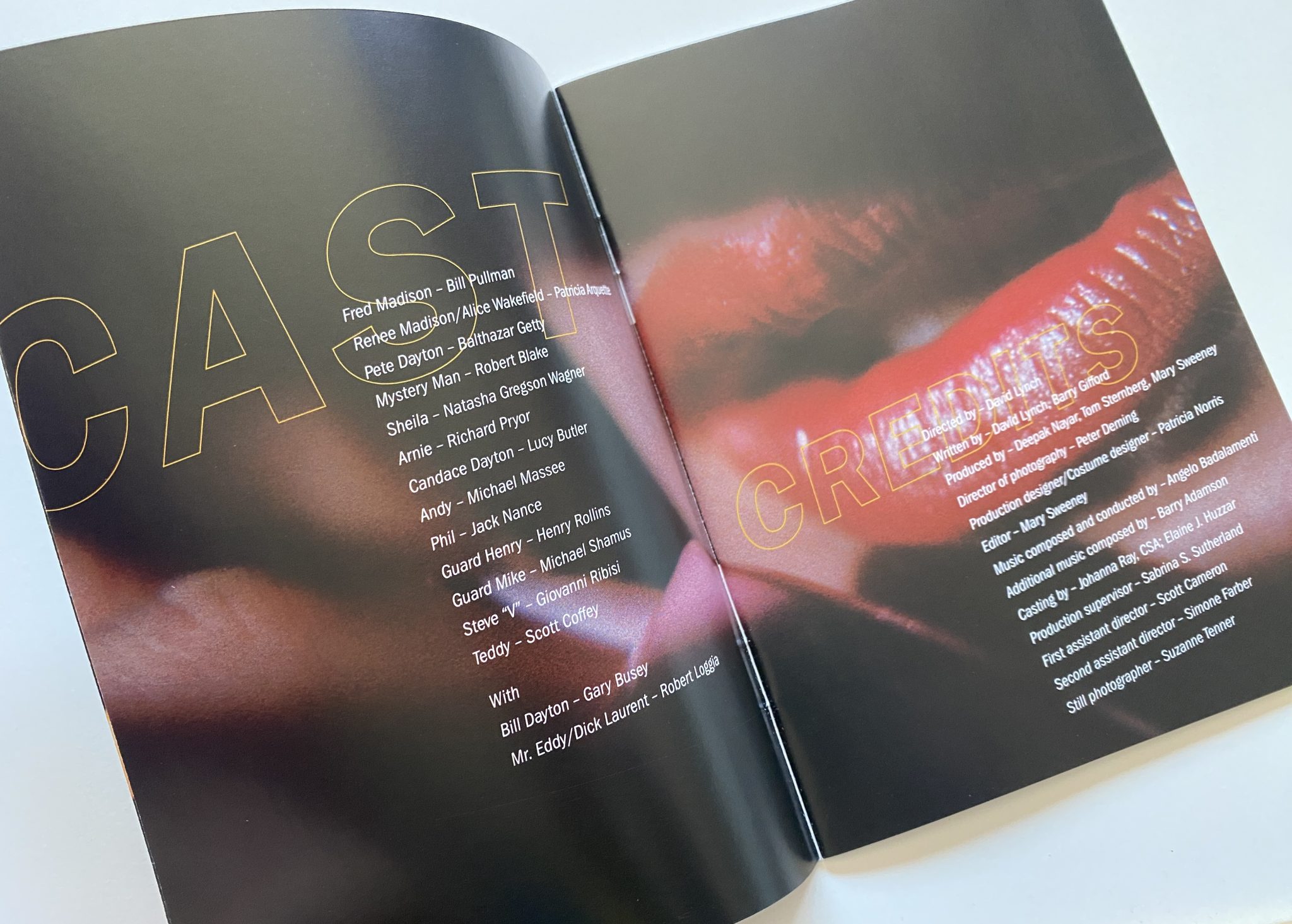 Losth Highway 4K Criterion Collection - Interior libreto 1