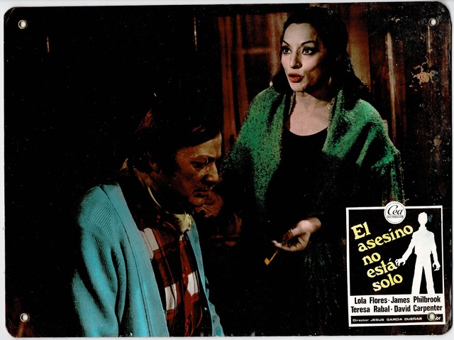 Postal promocional de El asesino no está solo, con Lola Flores