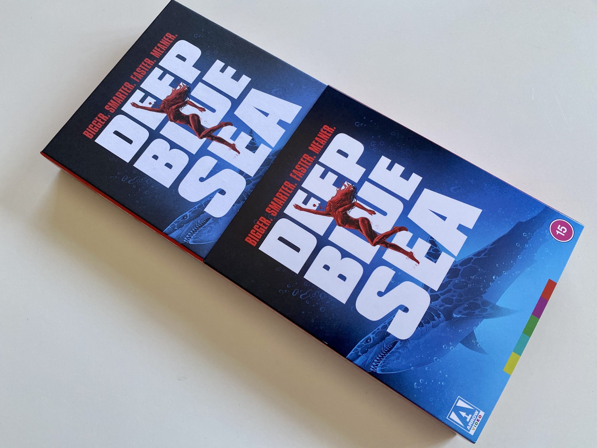 Deep Blue Sea - Apertura funda