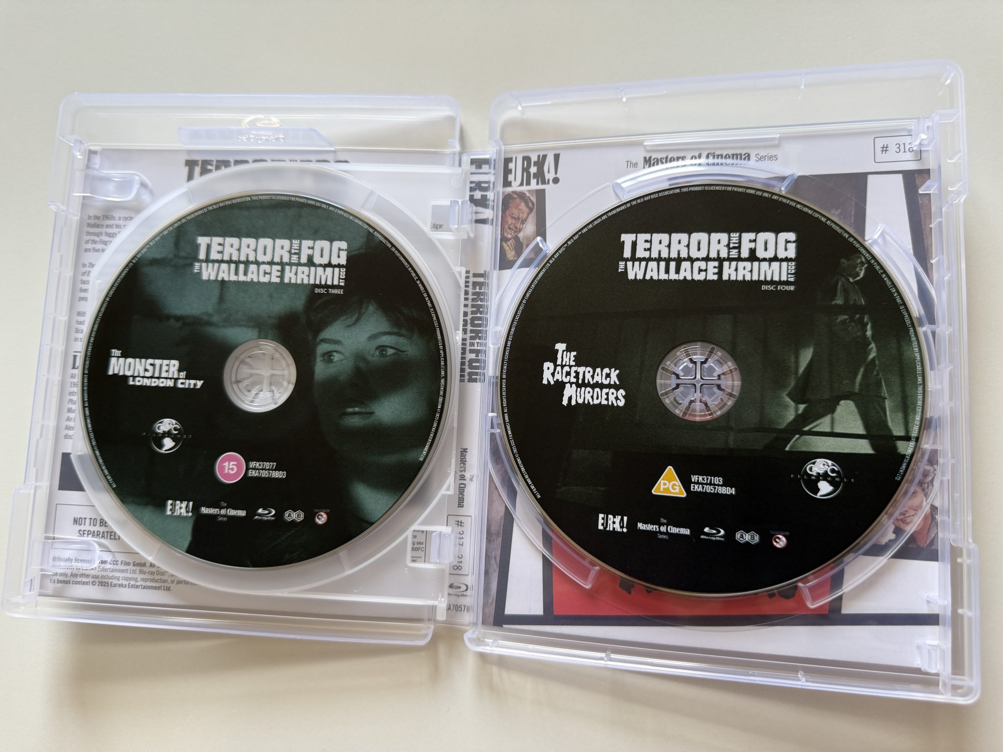 Blu-ray amaray 1 - discs inside