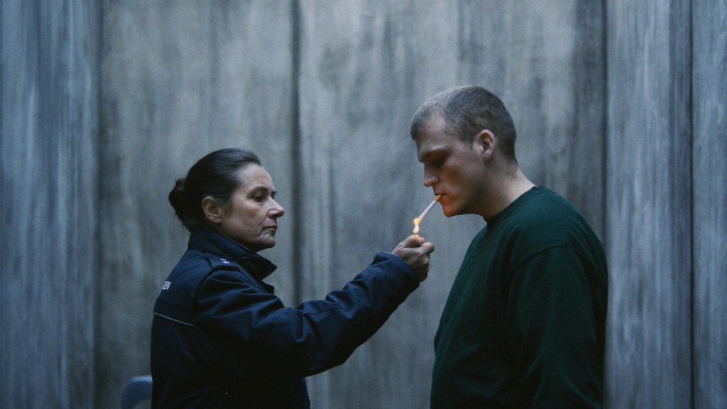 Sidse Babett Knudsen y Sebastian Bull Saming protagonizan Condenados (Vøgter)