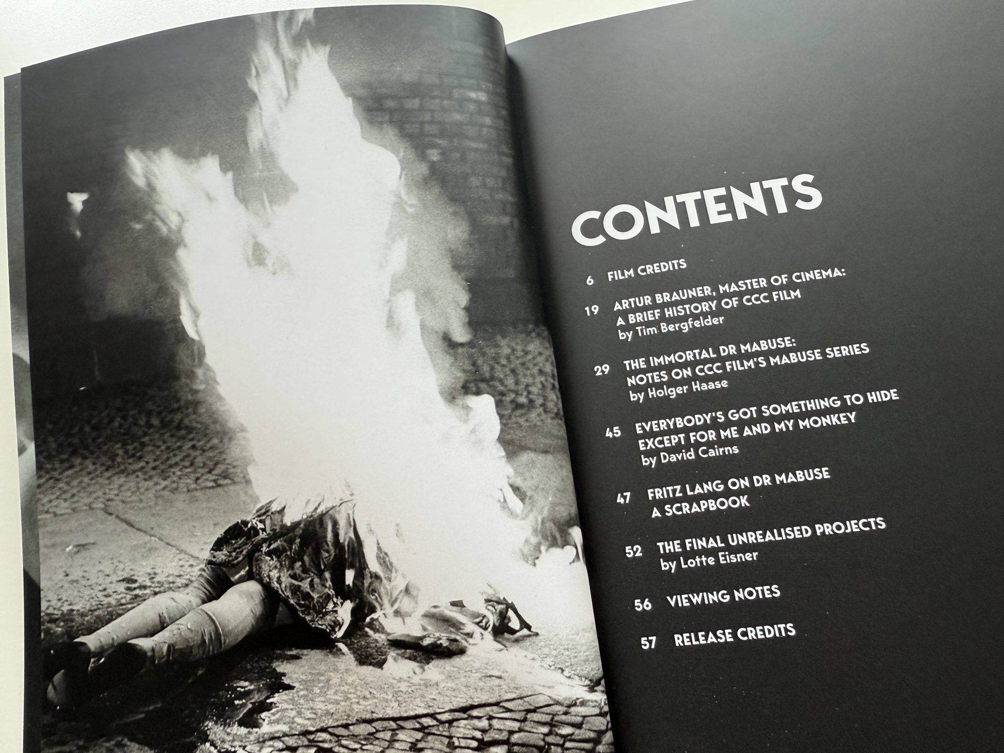 Pack Blu-ray Mabuse Lives! Eureka - Book contents