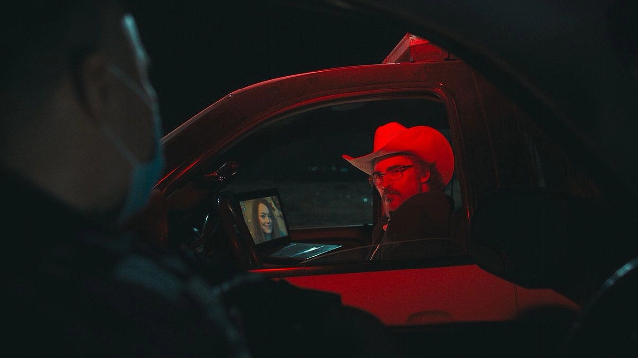 Joaquin Phoenix en Eddington, dirigida por Ari Aster