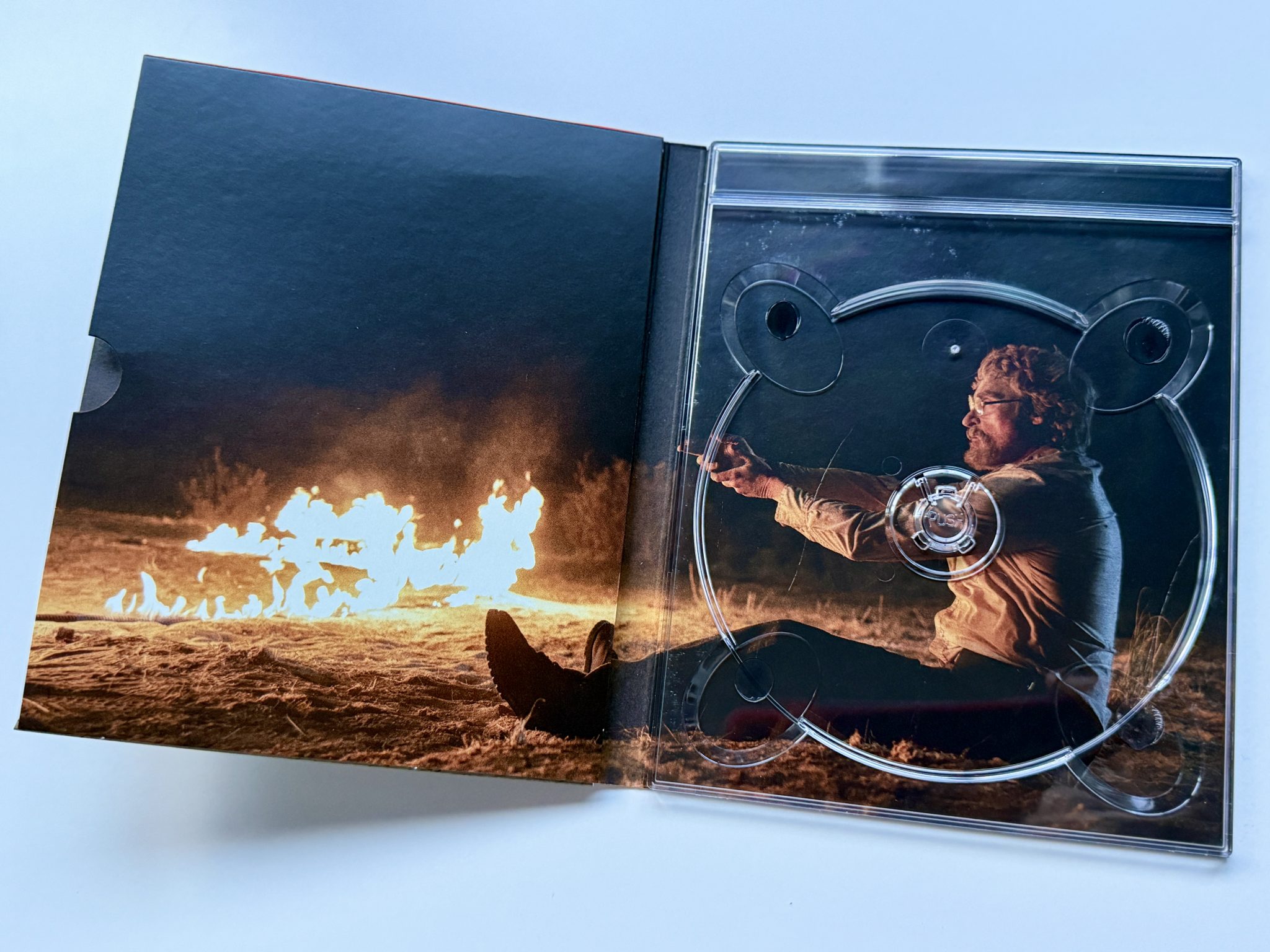 Eddington 4K digipack - Joe view