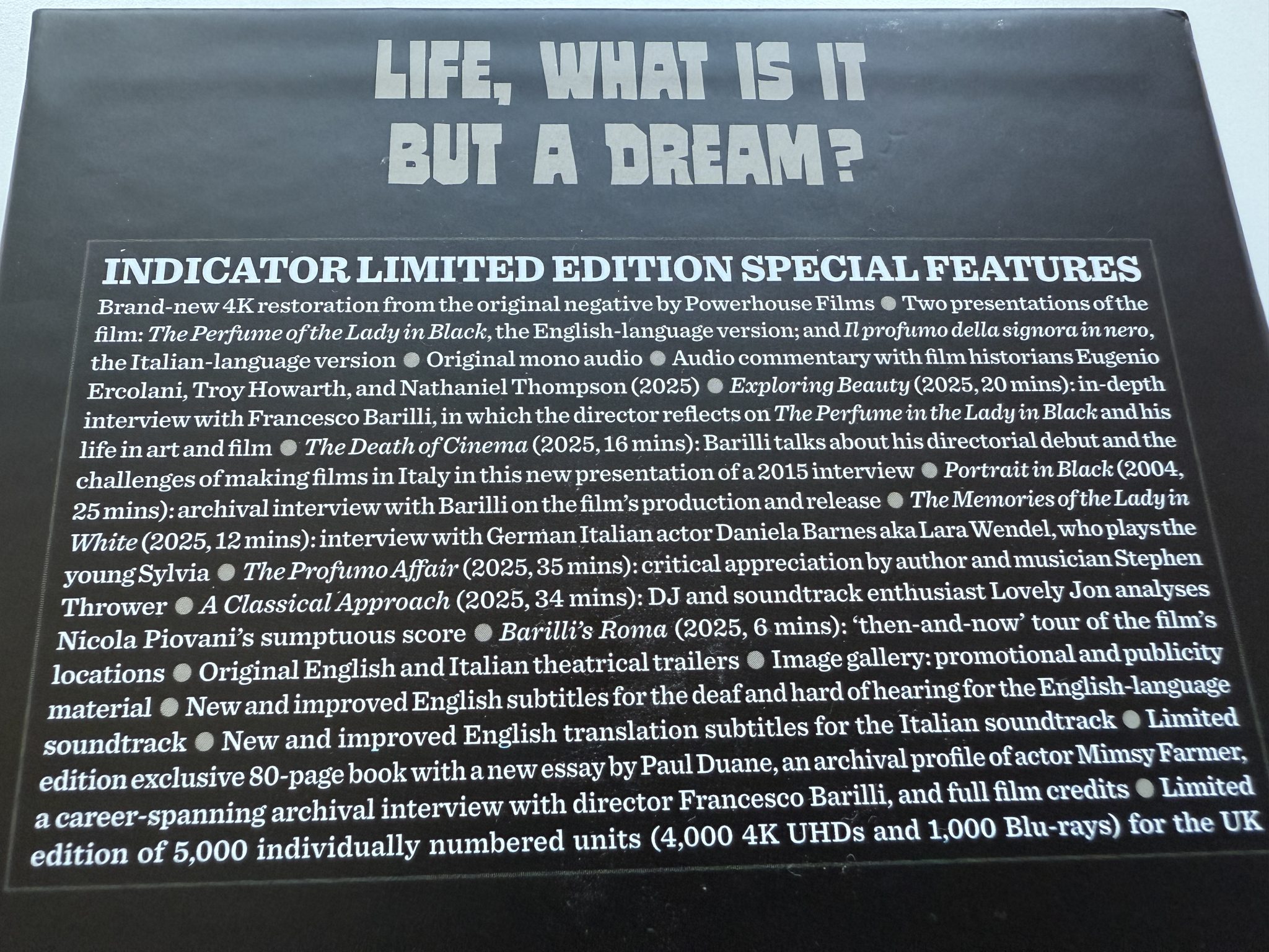 The Perfume of the Lady in Black 4k - Specs