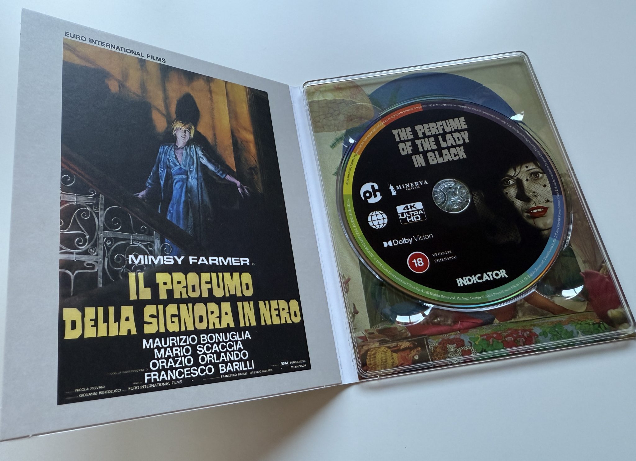 The Perfume of the Lady in Black 4k - Digipack inner