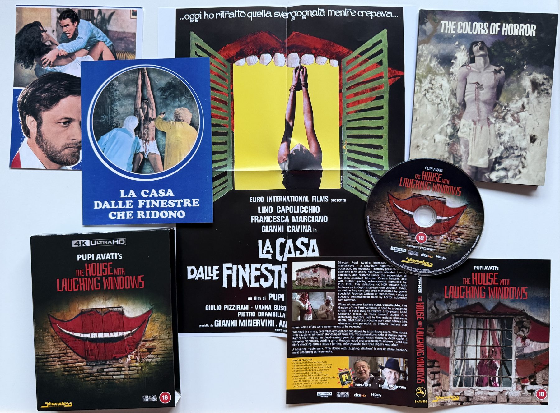 The House with Laughing Windows 4K - Set contents