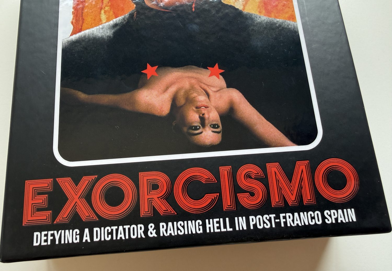 Exorcismo Blu-ray Severin Box Set - Front cover title's detail