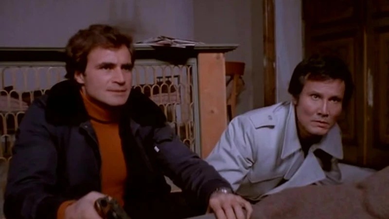 Antonio Sabato y Henry Silva en Poliziotti violenti