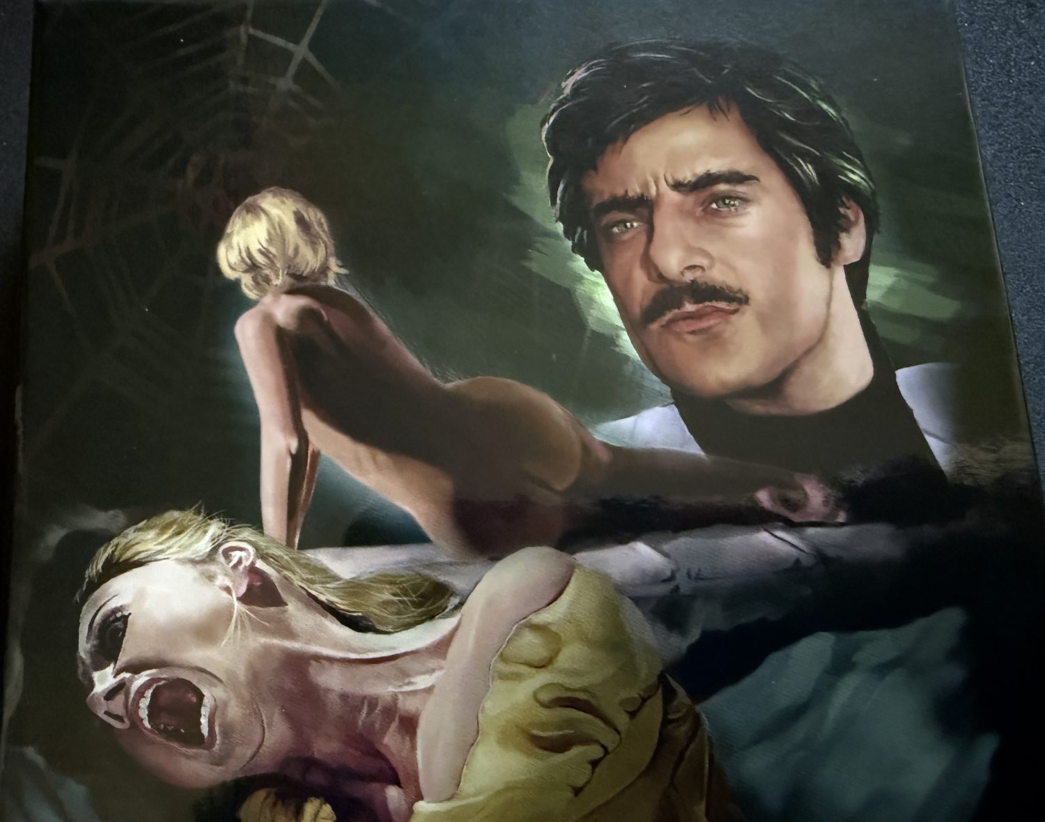 The Black Belly of the Tarantula 4K box - Set cover detail