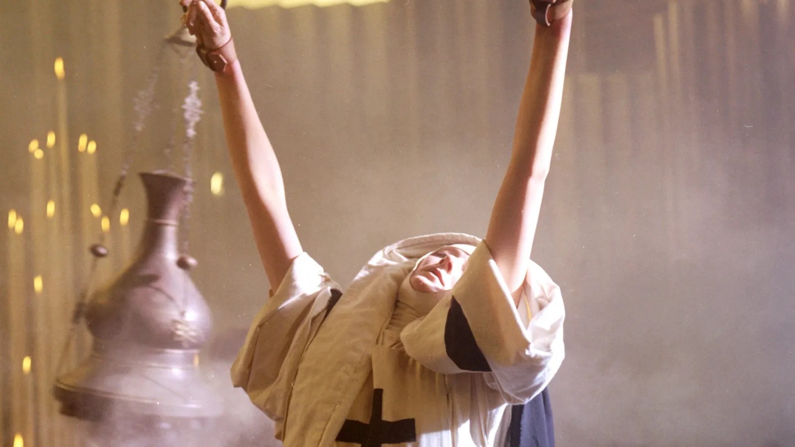 Vanessa Redgrave sometida en The Devils, dirigida por Ken Russell